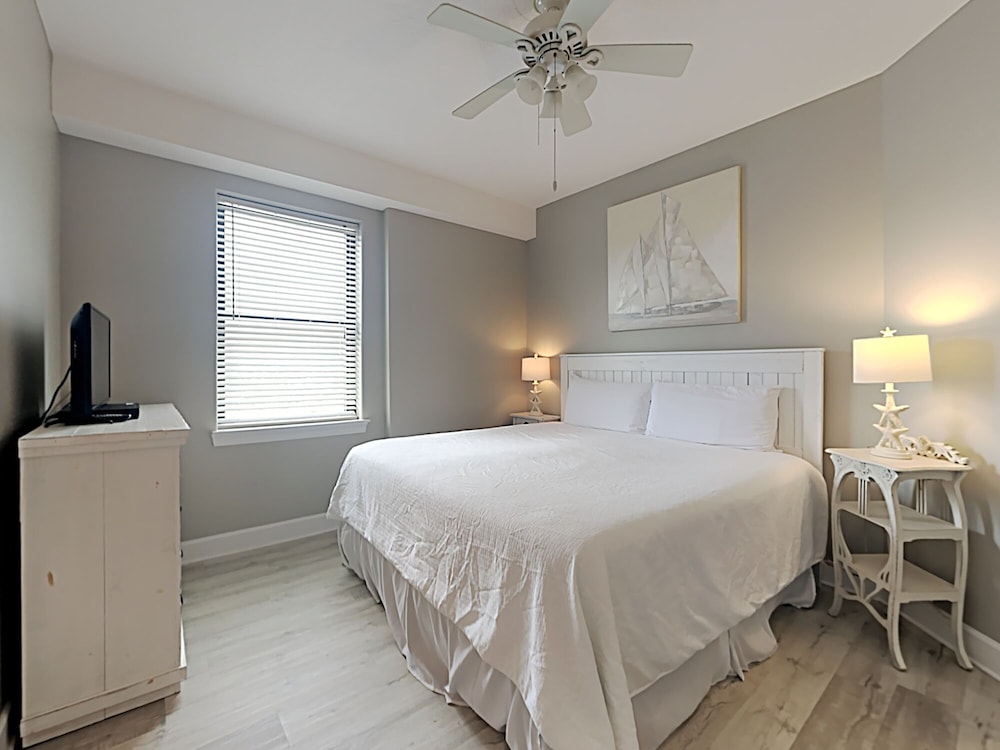 Grand Pointe #714 by Southern Vacation Rentals view 5