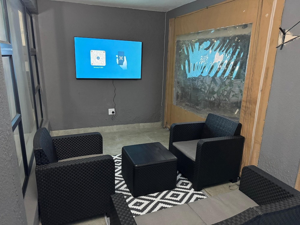 Bryanston Luxury Secure 4BR Haven