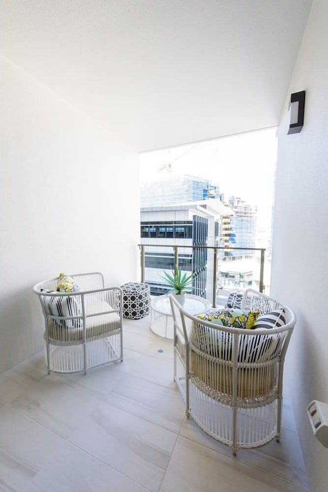 2BR Food Drink Hub Pool Balcony Gym Rooftop