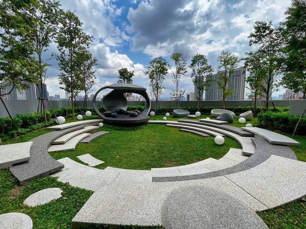 Scarletz Suites KLCC by Purple Orchid