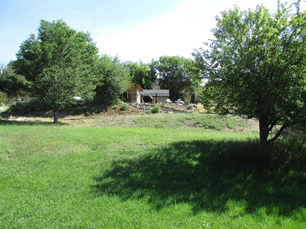 Salida Vacations - River Lover's 3 Bedroom Holiday Home By Pinon Vacation Rent. - Property Image 1