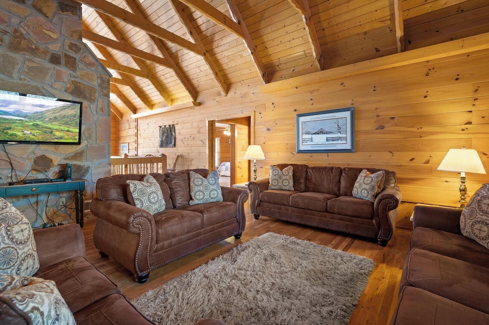 Country Pines Lodge