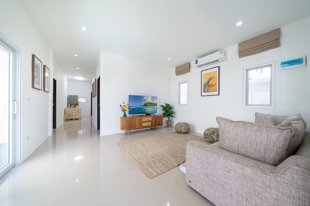 Balinese-Style 2BR Pool Villa Aemy