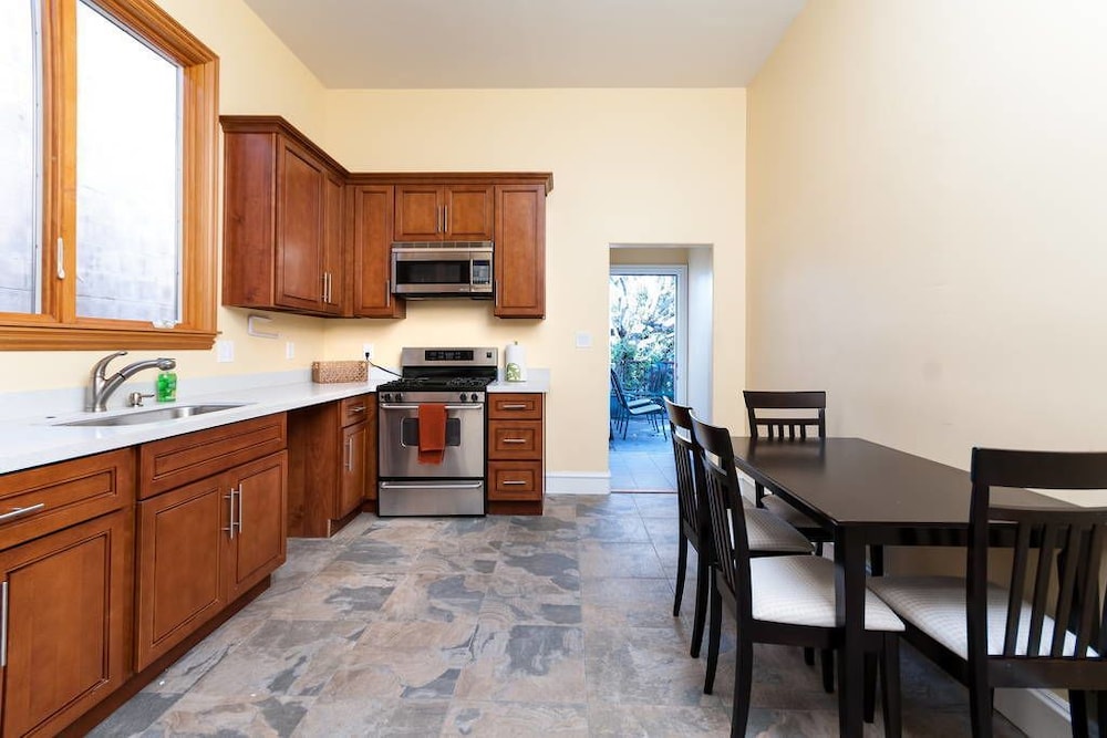 Elegant One Bedroom in Downtown Oakland