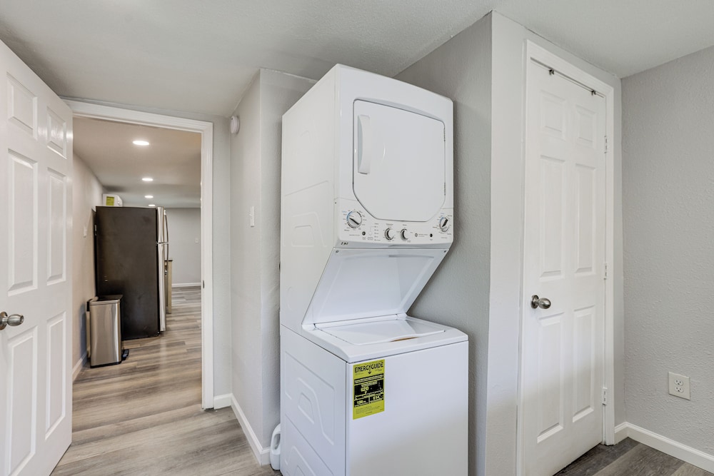 Prime I-10/610 Access! Houston Home Base