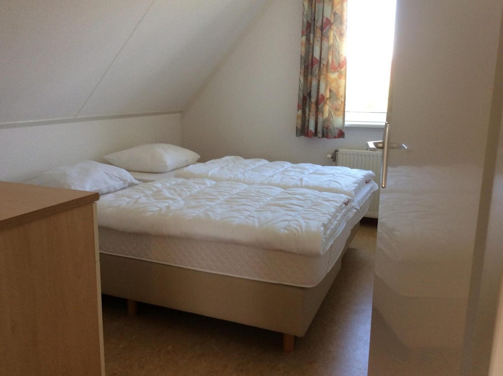 Bungalow for 6 People Near Beach