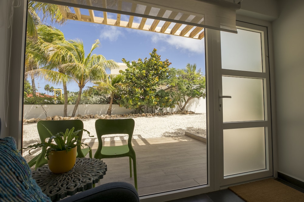 Boca Catalina Modern Villa