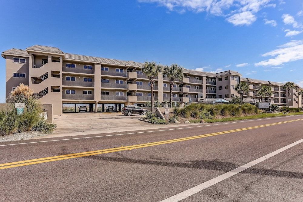 Coastal Condo with Ocean Viewing Pleasure by RedAwning