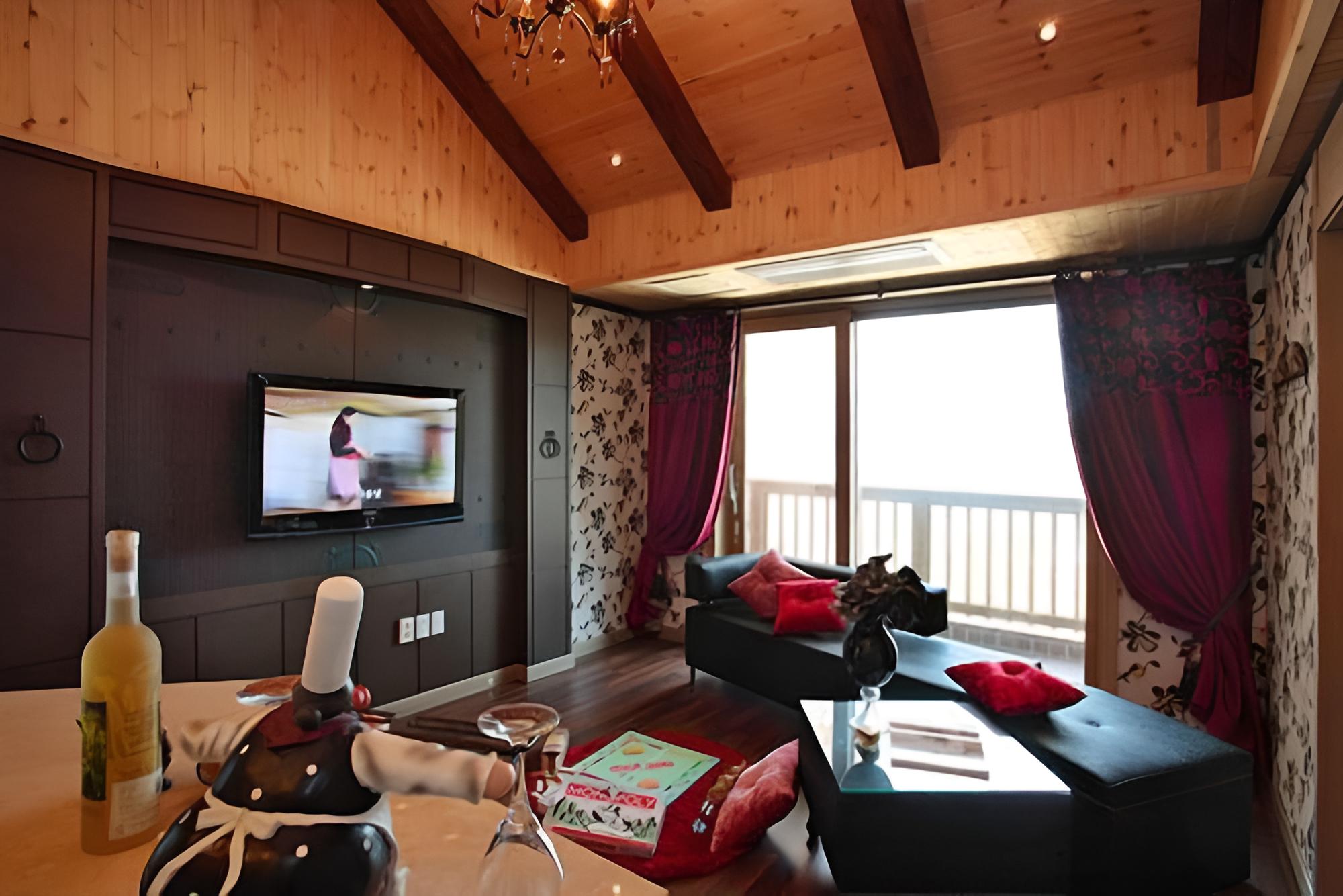 Taean Golden Wave Pension
