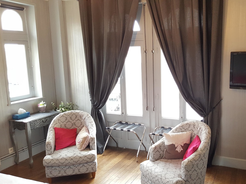 Castel Bayeux Guesthouse