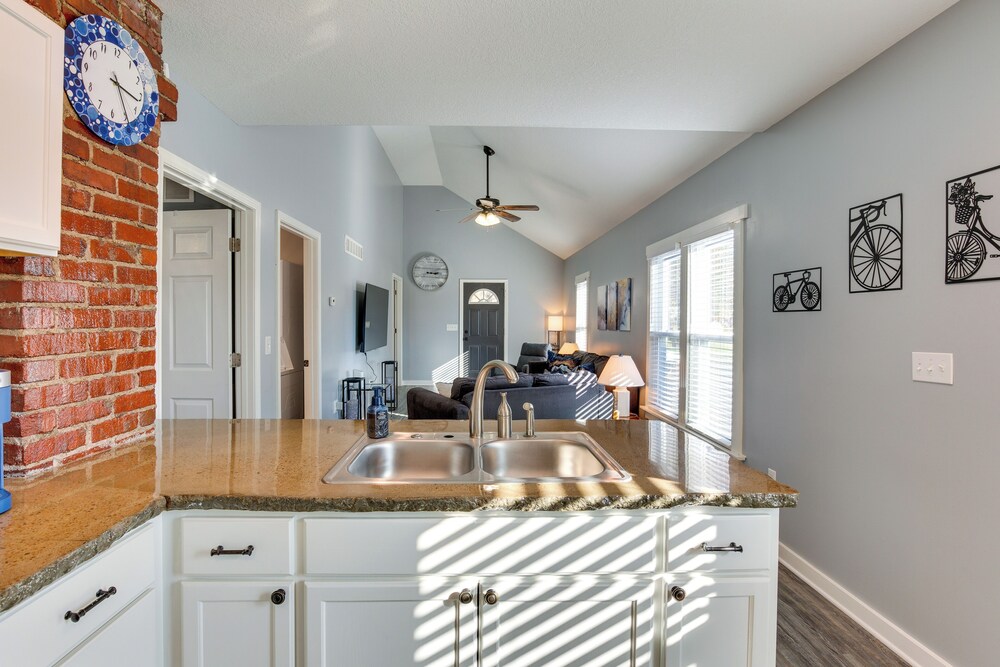 Charming Missouri Home < 1 Mi to Katy Trail!