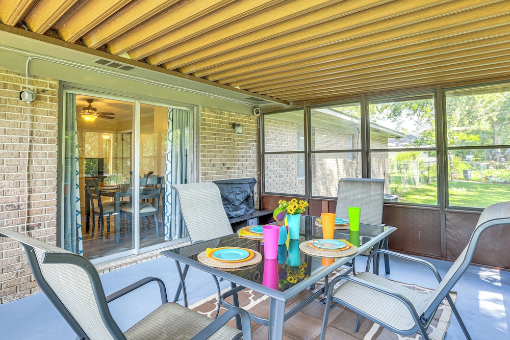 1 Mi to Dtwn Waycross: Home w/ Furnished Porch