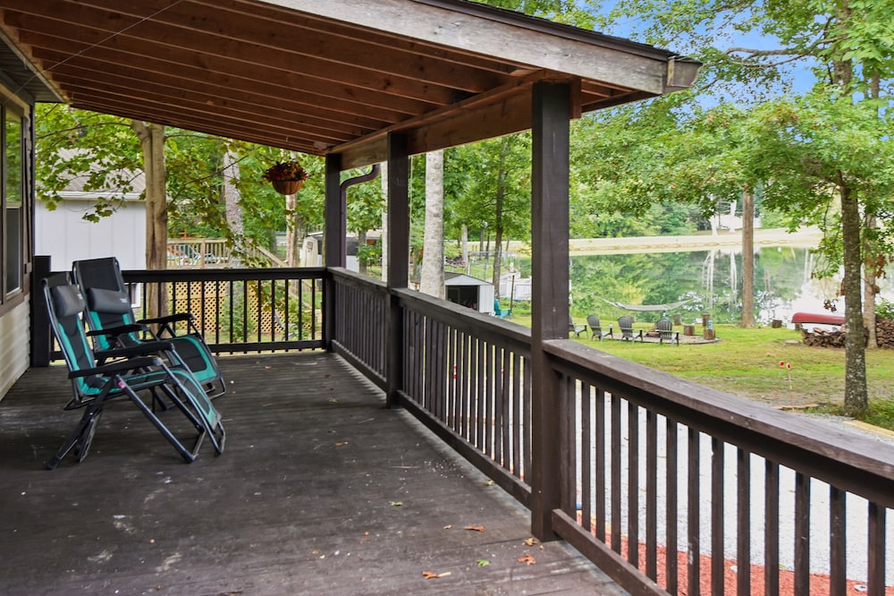 Cozy Cove Escape - Lakeside Retreat 3 Bedroom Cabin