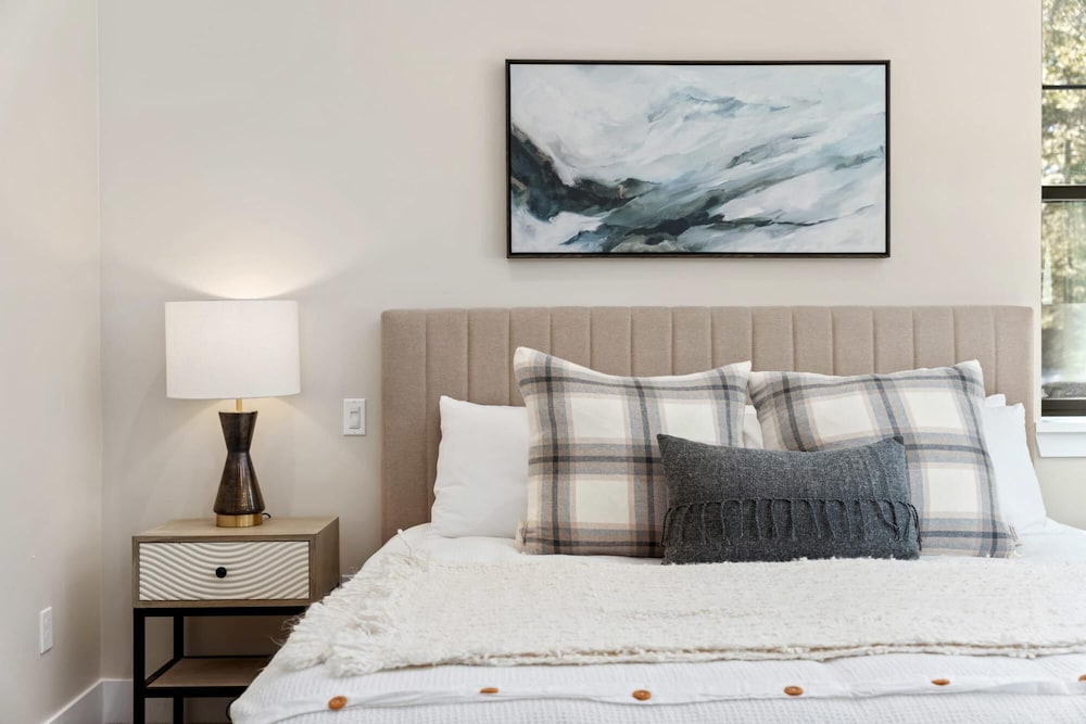 Luxury Retreat Home w Hot Tub - Property Image 40