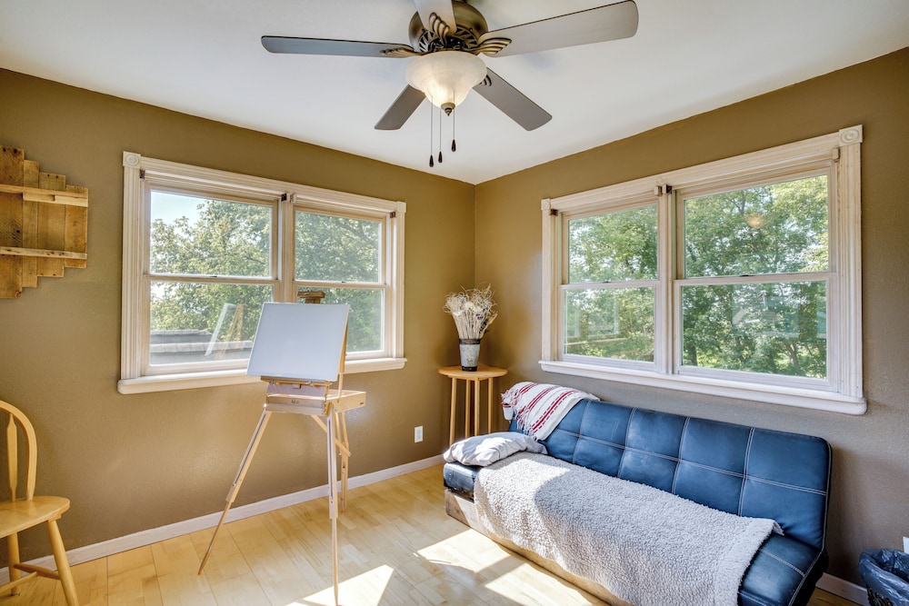 Spacious Family Villa w/ Decks in Chilton!