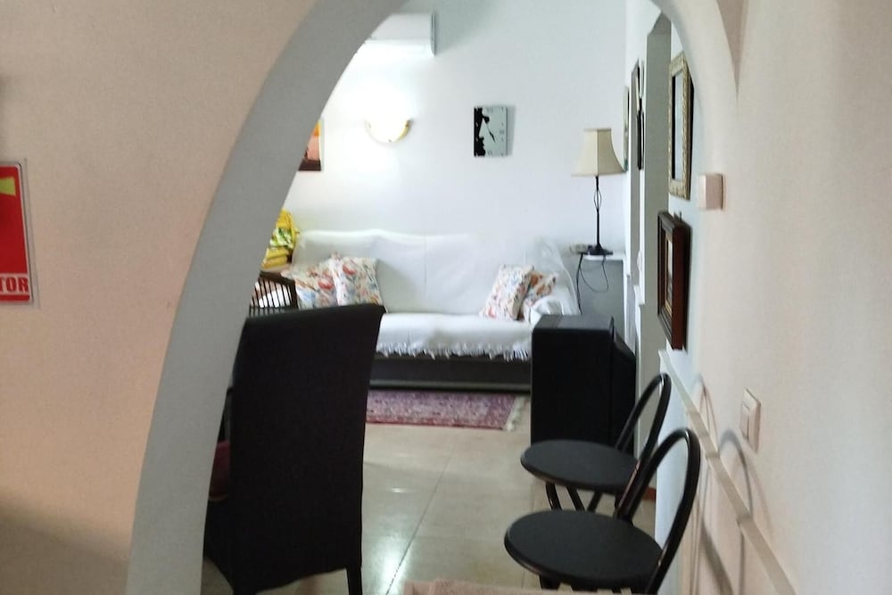 Lorca- Cottage - Sleeps 4 - pet Friendly - Pool