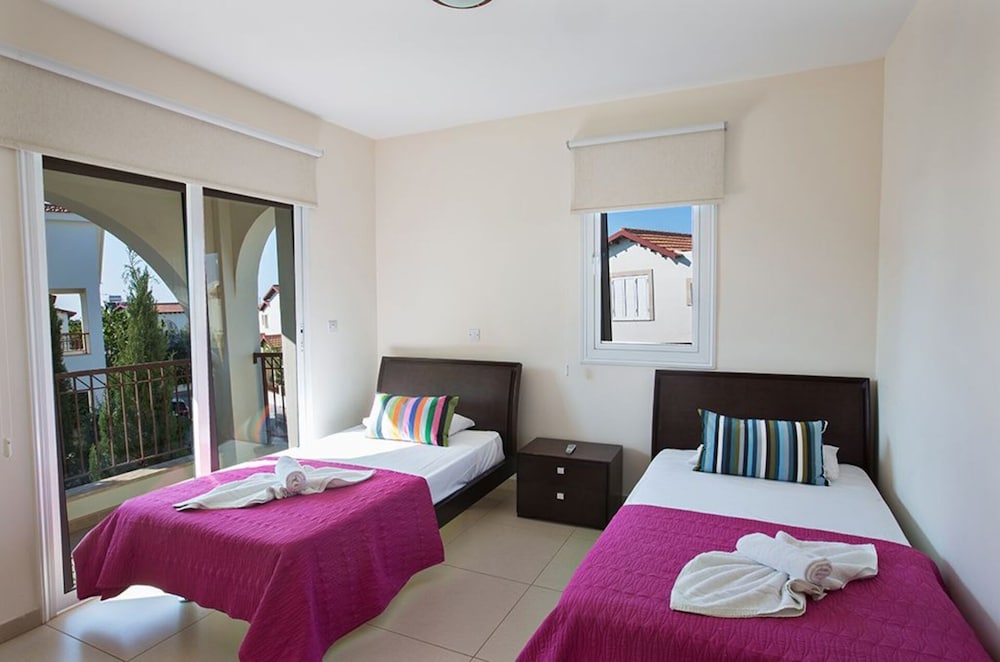 Beautiful Villa With Private Pool, Paralimni Villa 1241 view 3