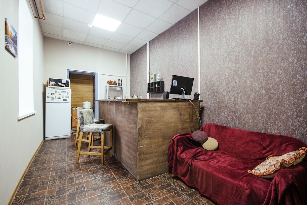 Late Breakfast Club Hotel