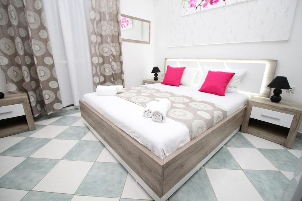 Apartments Cota