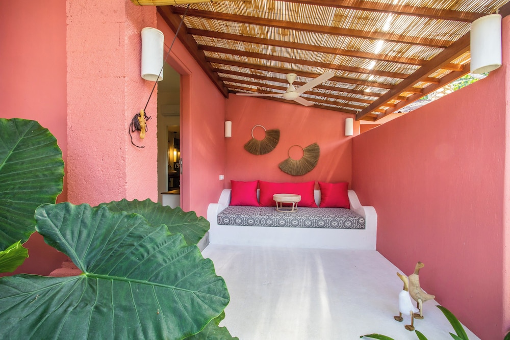 PinkPrivate Sanur - for Cool Adults Only