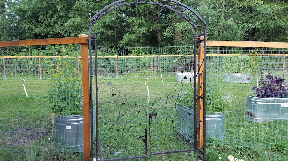 Arbor Rouge Cottage