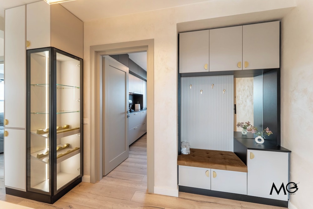 MoHost Valcom - Luxury Skyline Penthouse
