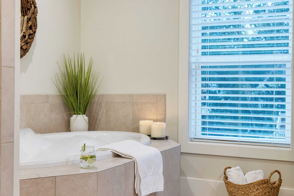 Pink Plume Coastal Escape Near Beach, Private Pool, Grill, & Luxe Interiors
