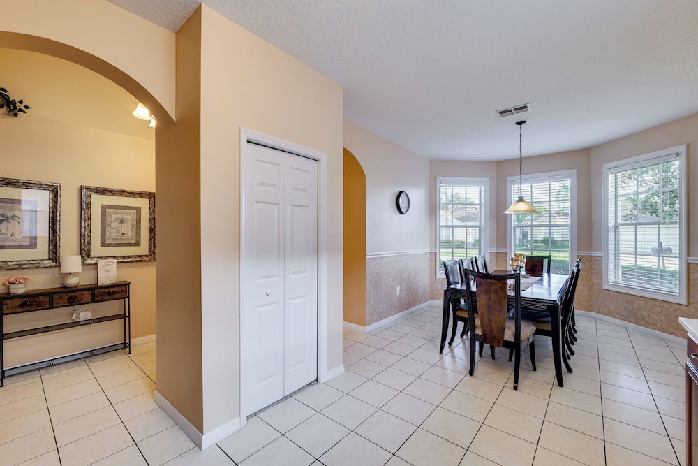 Lake Access & Lanai: Haines City Family Home!