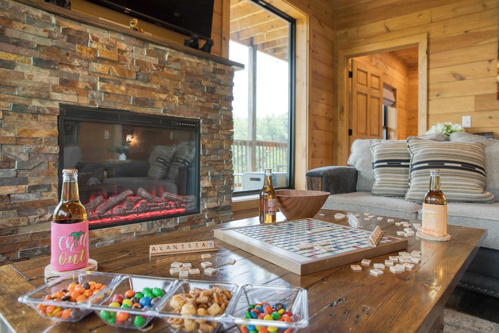 Lions Landing by Avantstay Sleeps 18 Hot Tub Game Room Views Near Pigeon Forge
