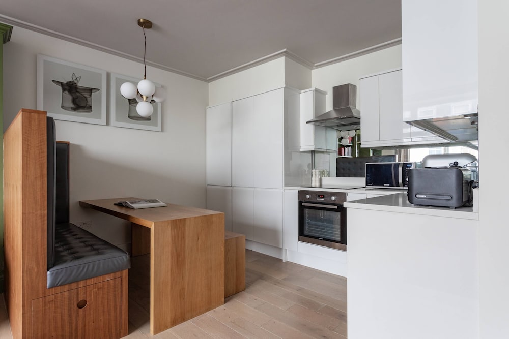Arundel Gardens by Onefinestay