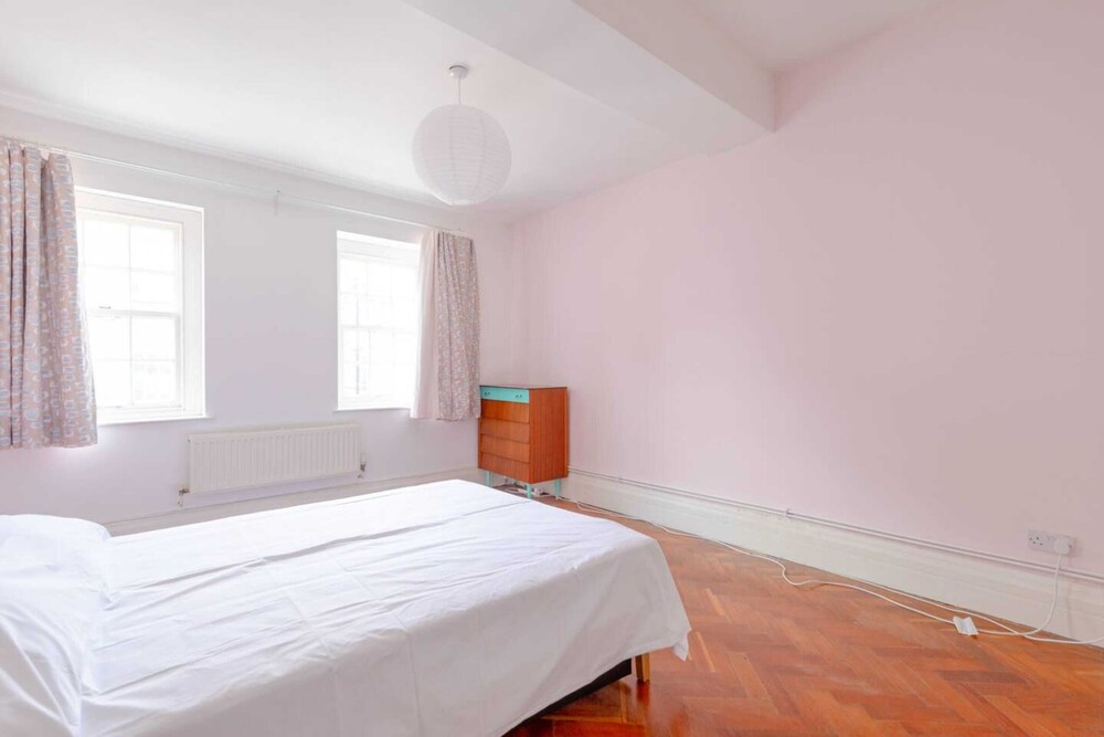 Stylish & Welcoming 3BD Flat - Stoke Newington