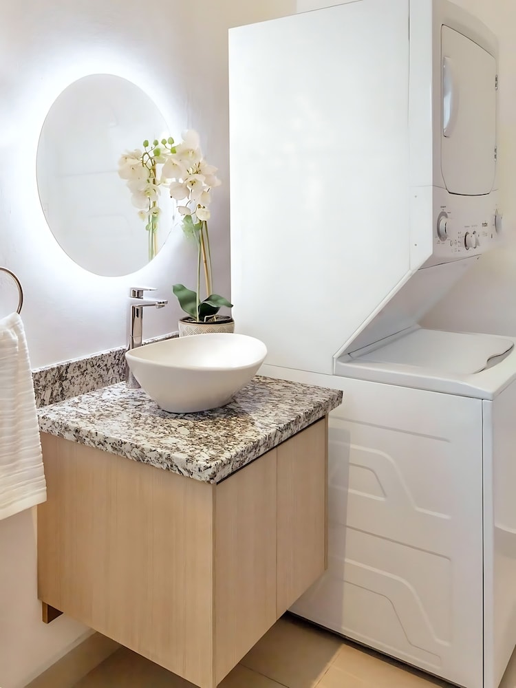 Upstay - Modern Jaco Beach Apartment With Pool