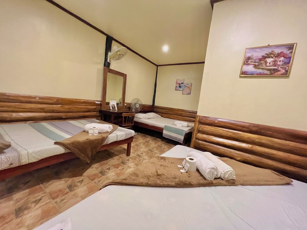 Novie's Tourist Inn