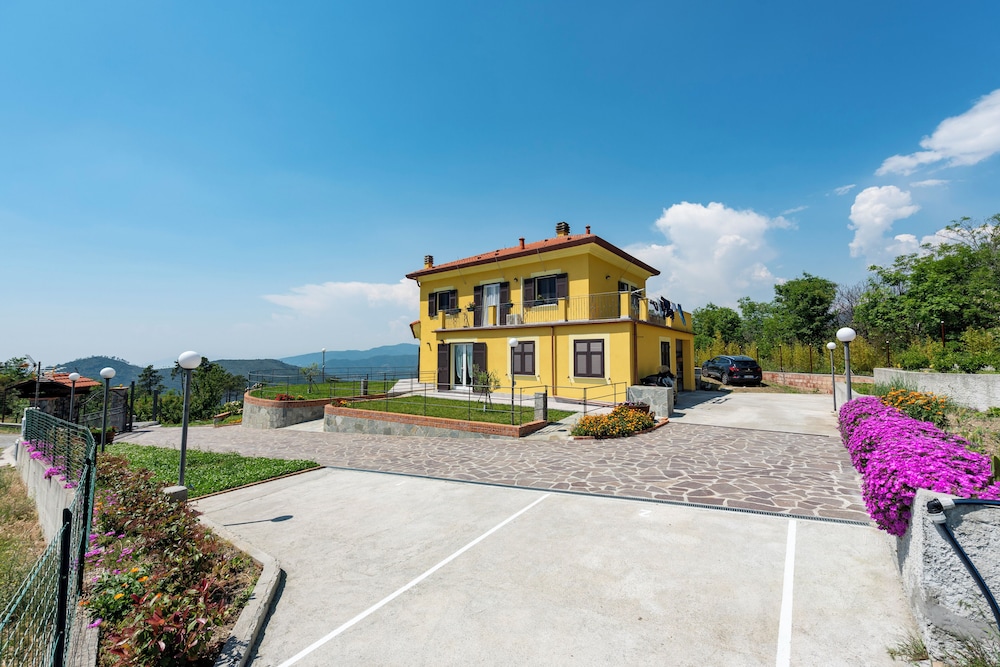 JOIVY Villa Guanna Charming Flat Garden