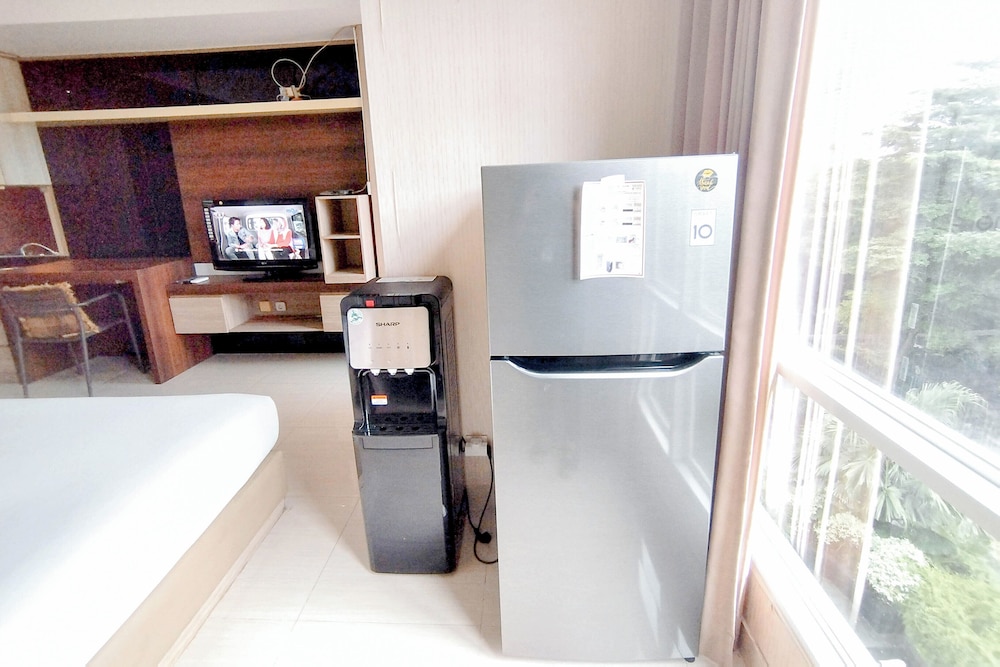 Comfy And Classic Studio At Grand Sungkono Lagoon Apartment