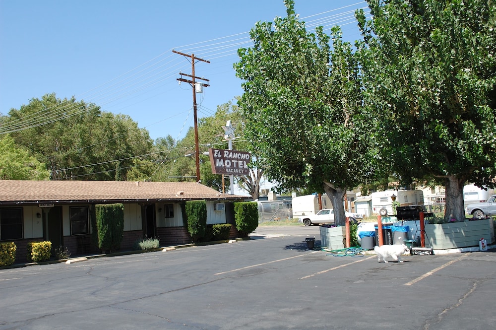 Bishop Vacations - El Rancho Motel - Property Image 94