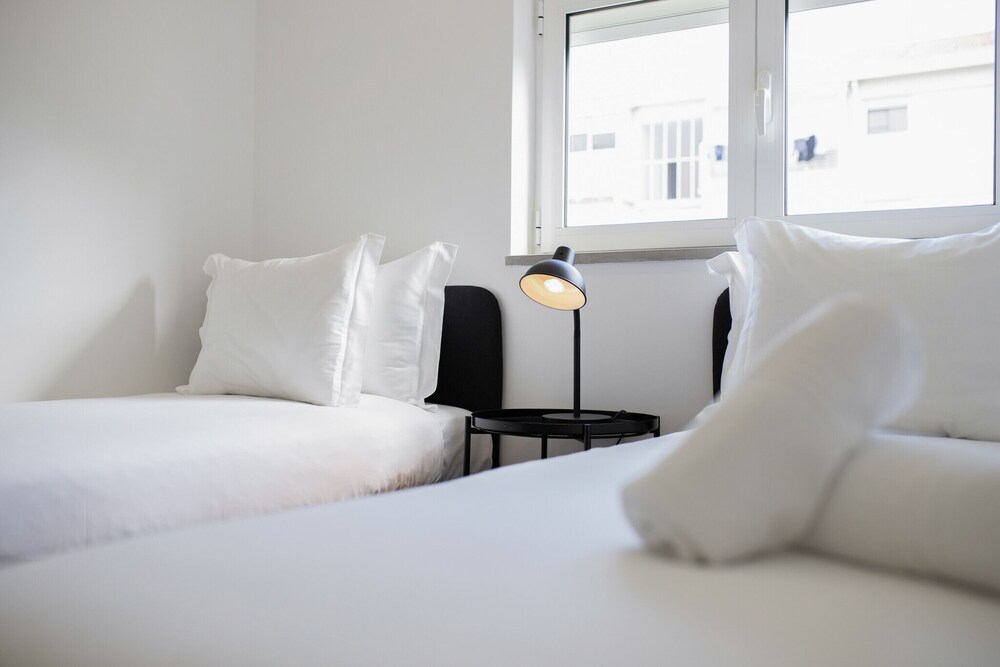 Olivais Modern by Homing