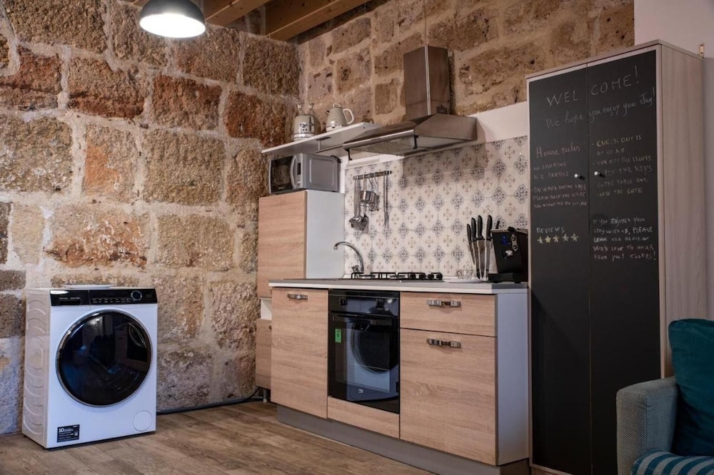 1 Bed Flat - Sleeps 3 - Parking Free - Wifi