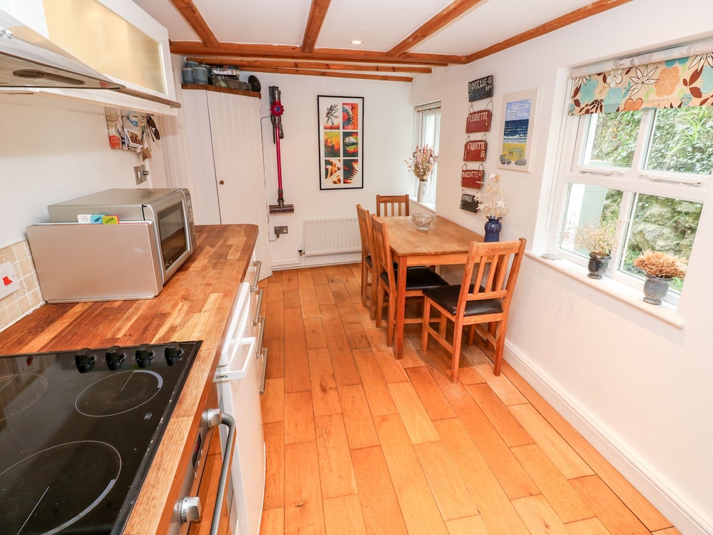 Honeysuckle Cottage