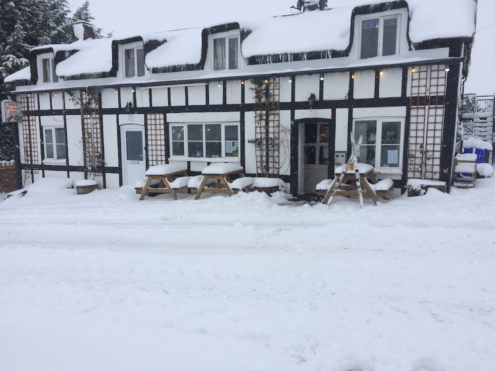 Mid Wales Inn