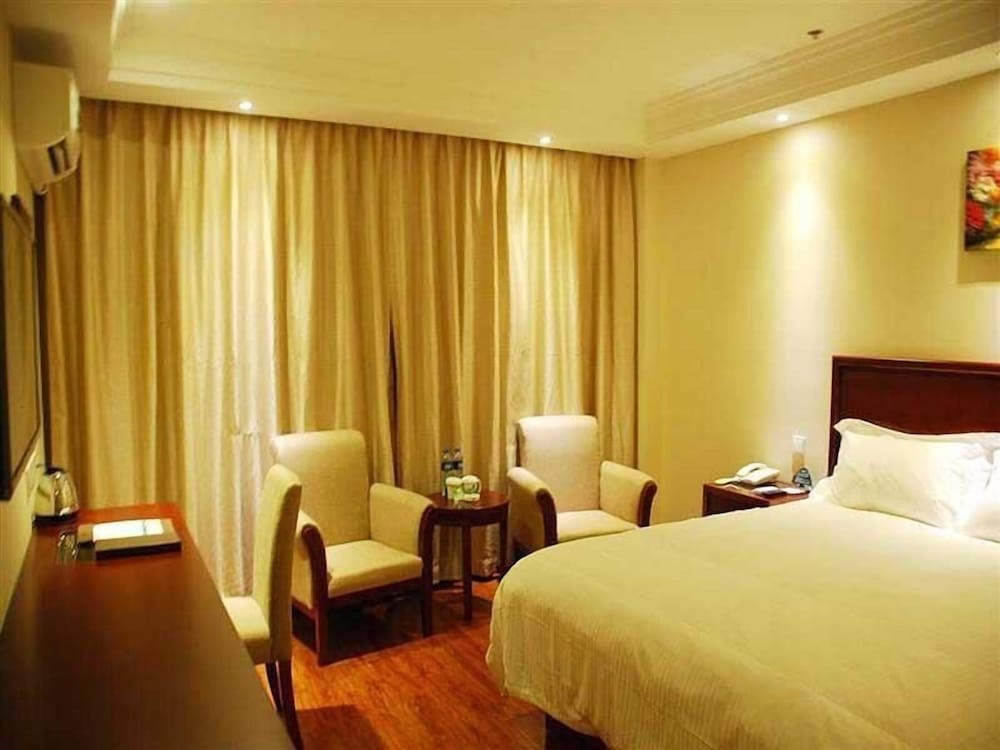 GreenTree Inn Chuzhou Dingyuan County People's Square General Hospital Business Hotel