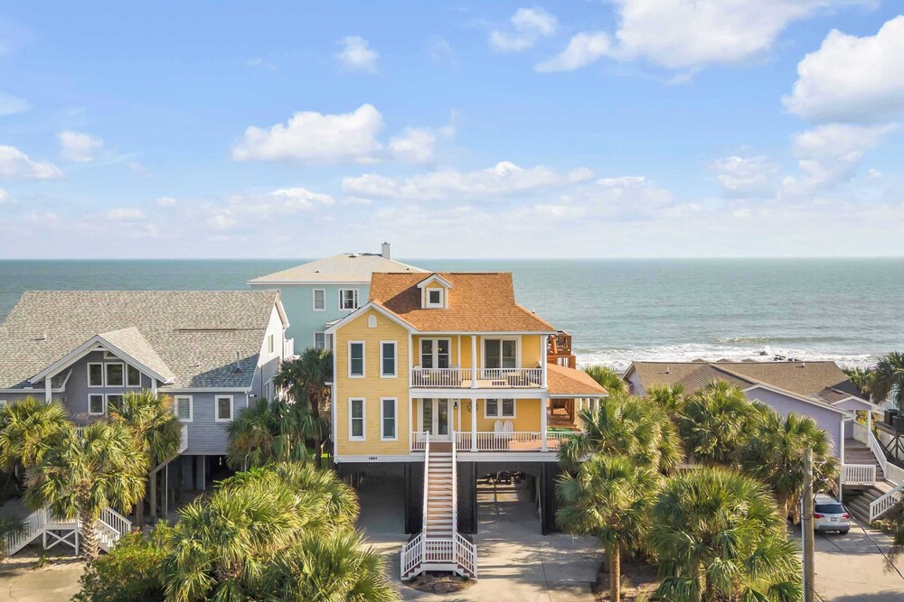 Oceanfront w/ Pool, Panoramic Deck Views, 5bdr Folly Ocean Breeze by Avantstay
