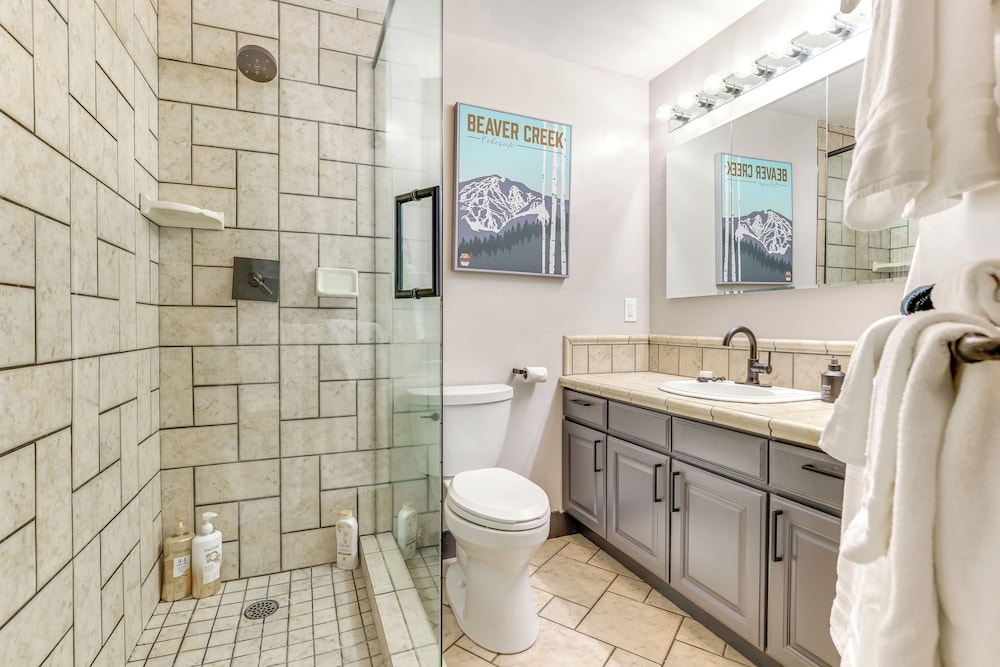 Between Beaver Creek & Vail: Modern Condo w/ View!