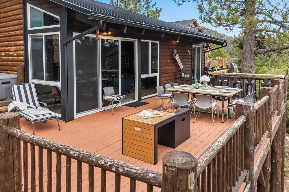 Scenic North Shore Stay w/ Games, Near Snow Summit Lakeview Lodge by Avantstay