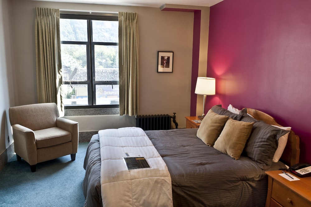 Brattleboro Vacations - Latchis Hotel - Property Image 13