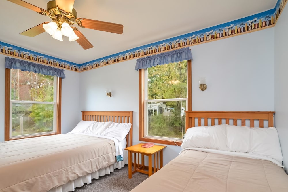 Goshorn Lake Cottages