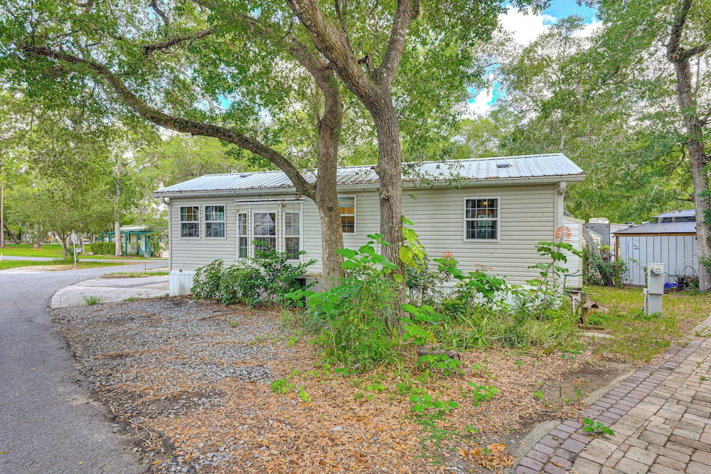 Steps to Lake Kerr: Home w/ Pool & Hot Tub Access!