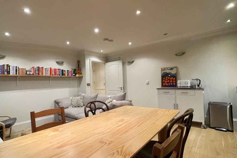 Cute Top Floor Flat - Canonbury!