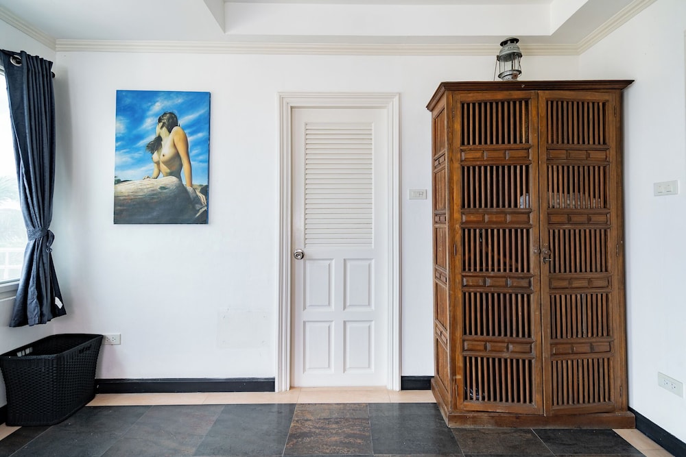 Luxurious 5-bedroom Pool Villa in Heart of Patong, Phuket