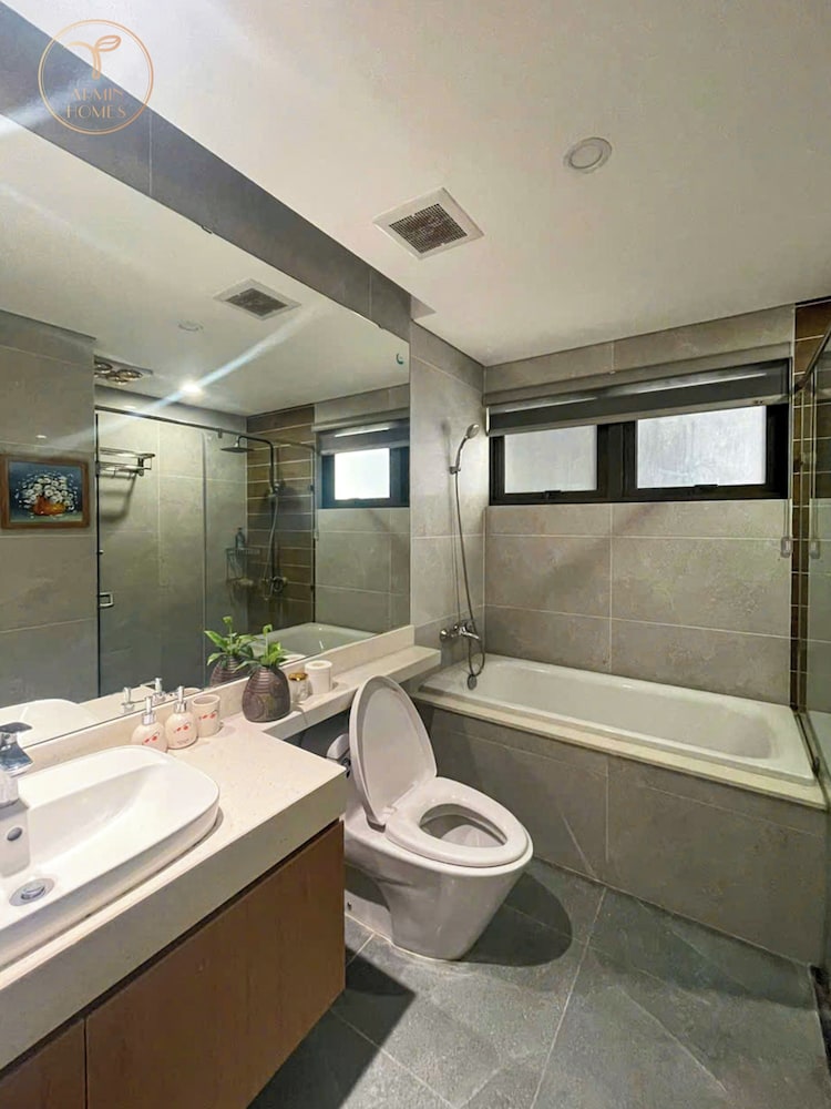 Armin Homes 3BR Wabi Sabi Apt Ecopark